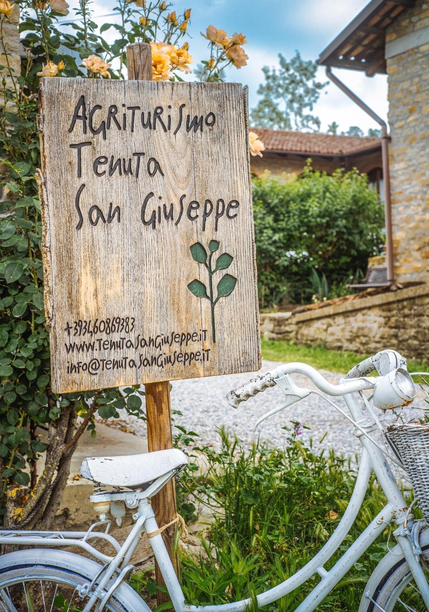 Agriturismo Tenuta San Giuseppe Cossano Belbo Bagian luar foto