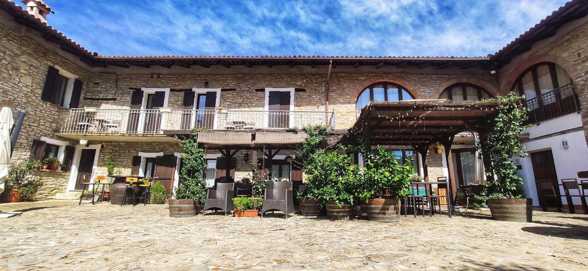 Agriturismo Tenuta San Giuseppe Cossano Belbo Bagian luar foto